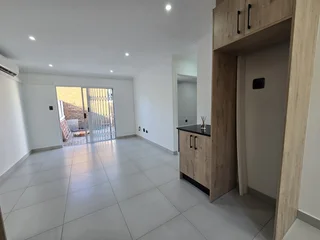 Absolute stunning Newly-Renovated 2-Bedroom Town house – Willco Park, Brackenfell