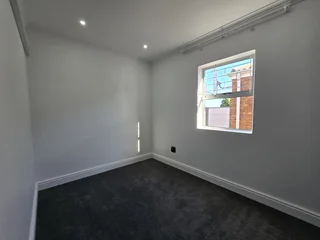 Absolute stunning Newly-Renovated 2-Bedroom Town house – Willco Park, Brackenfell