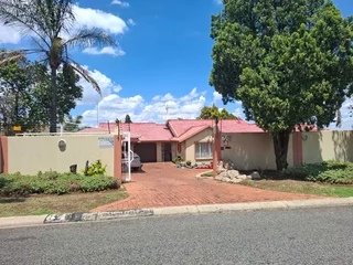 3 Bedrooms House in Winchesterhills