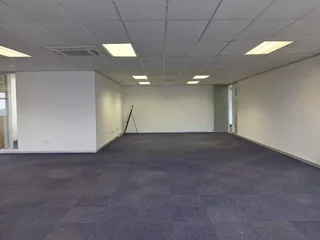 271m² Office to let Sunninghill, Sandton
