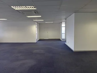 271m² Office to let Sunninghill, Sandton