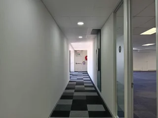 271m² Office to let Sunninghill, Sandton