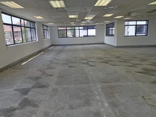 329m² Office to let Sunninghill