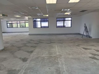 329m² Office to let Sunninghill