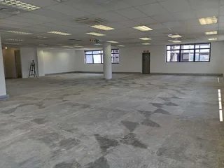 329m² Office to let Sunninghill