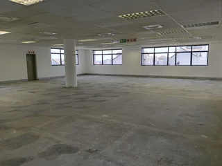 329m² Office to let Sunninghill