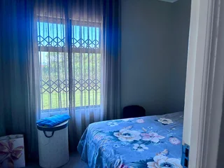 **Spacious 3-Bedroom with build in cupboards in secure community,with added seabreeze***