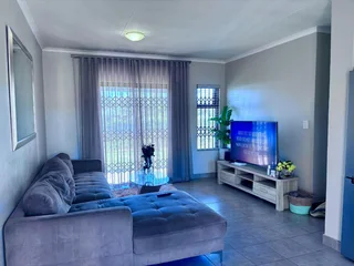 **Spacious 3-Bedroom with build in cupboards in secure community,with added seabreeze***