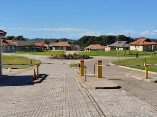 **Spacious 3-Bedroom with build in cupboards in secure community,with added seabreeze***