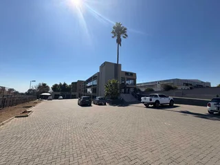 1350m² Showroom to let Wynberg