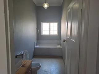 Secure 3-bedroom And 2-Bathroom House In Kensington