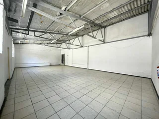 913m² Industrial Space To Let in Salt River