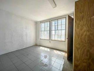 913m² Industrial Space To Let in Salt River