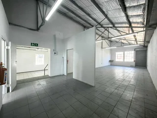 913m² Industrial Space To Let in Salt River