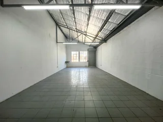 913m² Industrial Space To Let in Salt River