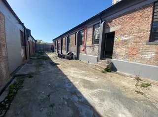 913m² Industrial Space To Let in Salt River