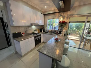 FOR SALE 3 BEDROOM DUPLEX FOR SALE IN EDGEMOUNT ESTATE