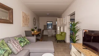 Modern 2-Bedroom First-Floor Apartment in Bulrush View