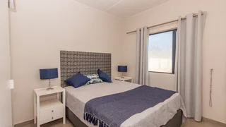 Modern 2-Bedroom First-Floor Apartment in Bulrush View