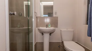 Modern 2-Bedroom First-Floor Apartment in Bulrush View