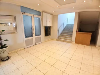 Beautiful 3 bedroom apartment in upmarket Musgrave