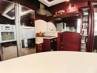 Beautiful 3 bedroom apartment in upmarket Musgrave