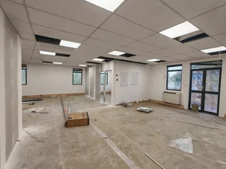 130m² Office To Let – Faerie Glen – Modern Corporate Space With Balcony Views