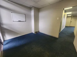 216m² Office To Let – Waterkloofrand – Prime Exposure With Back-Up Power