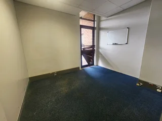 216m² Office To Let – Waterkloofrand – Prime Exposure With Back-Up Power