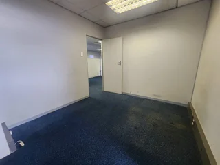 216m² Office To Let – Waterkloofrand – Prime Exposure With Back-Up Power