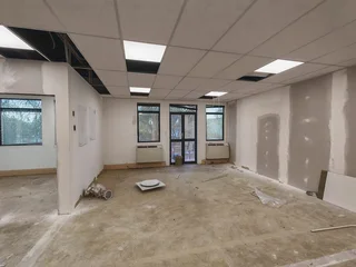 130m² Office To Let – Faerie Glen – Modern Corporate Space With Balcony Views