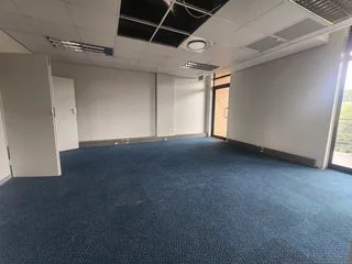 216m² Office To Let – Waterkloofrand – Prime Exposure With Back-Up Power