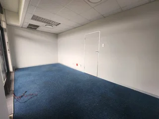 216m² Office To Let – Waterkloofrand – Prime Exposure With Back-Up Power