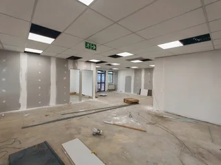 130m² Office To Let – Faerie Glen – Modern Corporate Space With Balcony Views