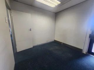 216m² Office To Let – Waterkloofrand – Prime Exposure With Back-Up Power