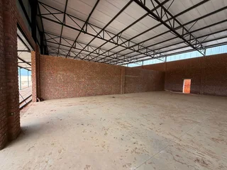 Prime Retail Space to Let - 6 Ontdekkers Road, Roodepoort