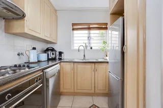 Cosy three bedroom townhouse to rent in Oudewesthof