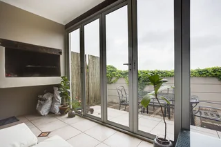 Cosy three bedroom townhouse to rent in Oudewesthof