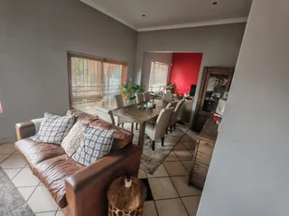 3 Bedroom double story Secured home in Mulbarton For Rent