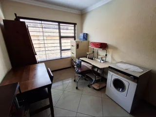 Neat 3-Bedroom Cluster – Secure, Stylish &amp; Convenient