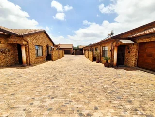 Neat 3-Bedroom Cluster – Secure, Stylish &amp; Convenient