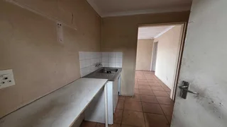 Mini Unit TO LET in Jet Park