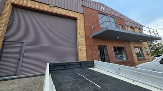 Neat &amp; secure Mini Unit TO LET in Jet Park.