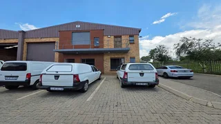 Neat &amp; secure Mini Unit TO LET in Jet Park.