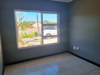 Spacious Family Home in Prime Location Beacon Bay