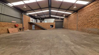 Neat &amp; secure Mini Unit TO LET in Jet Park.