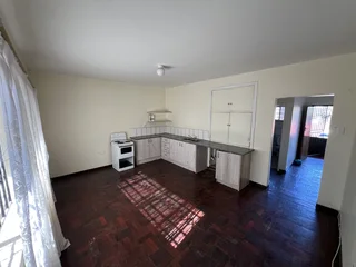 Secure 1-Bedroom Apartment In Violet Street, Rosettenville