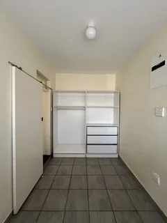 Secure 1-Bedroom Apartment In Violet Street, Rosettenville