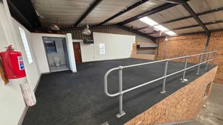 Neat &amp; secure Mini Unit TO LET in Jet Park.