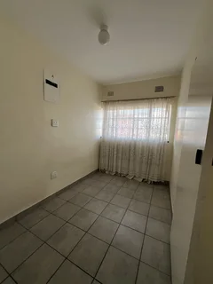 Secure 1-Bedroom Apartment In Violet Street, Rosettenville